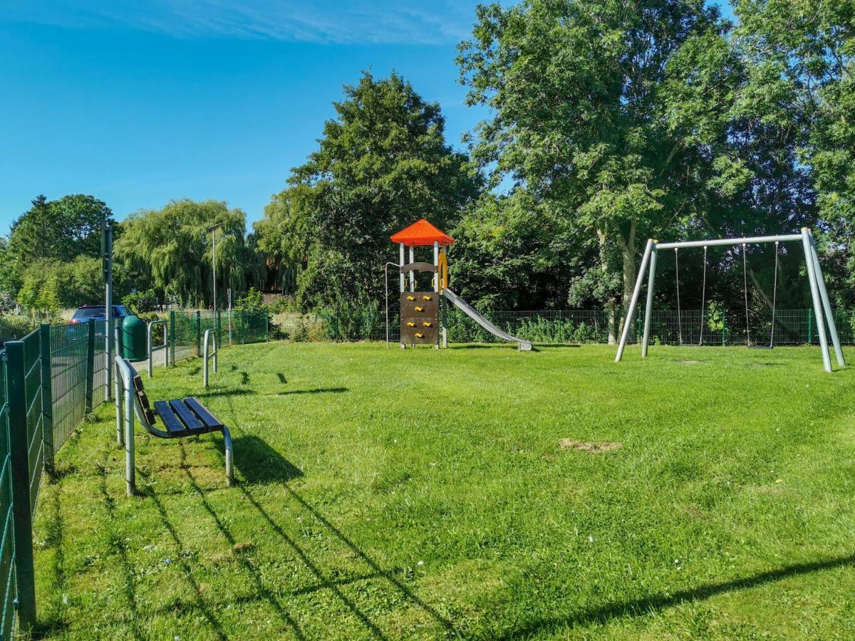 Ferienglueck An Der Nordsee Buche Deine Erdgeschoss-Ferienwohnung Mit Kamin Terrasse Und Eingezaeuntem Garten Fuer Unvergessliche Auszeiten Altfunnixsiel Luaran gambar