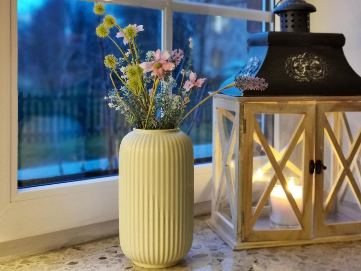 Ferienglueck An Der Nordsee Buche Deine Erdgeschoss-Ferienwohnung Mit Kamin Terrasse Und Eingezaeuntem Garten Fuer Unvergessliche Auszeiten Altfunnixsiel Luaran gambar