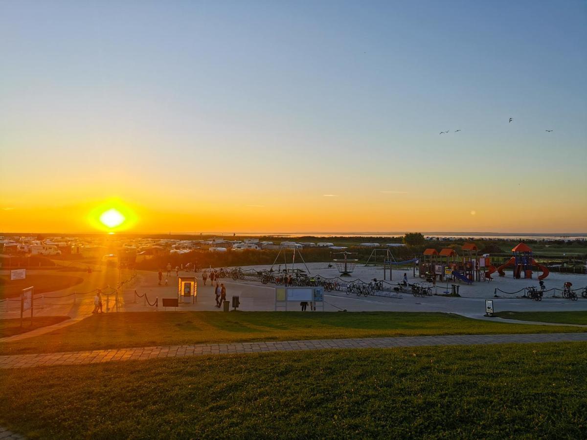 Ferienglueck An Der Nordsee Buche Deine Erdgeschoss-Ferienwohnung Mit Kamin Terrasse Und Eingezaeuntem Garten Fuer Unvergessliche Auszeiten Altfunnixsiel Luaran gambar