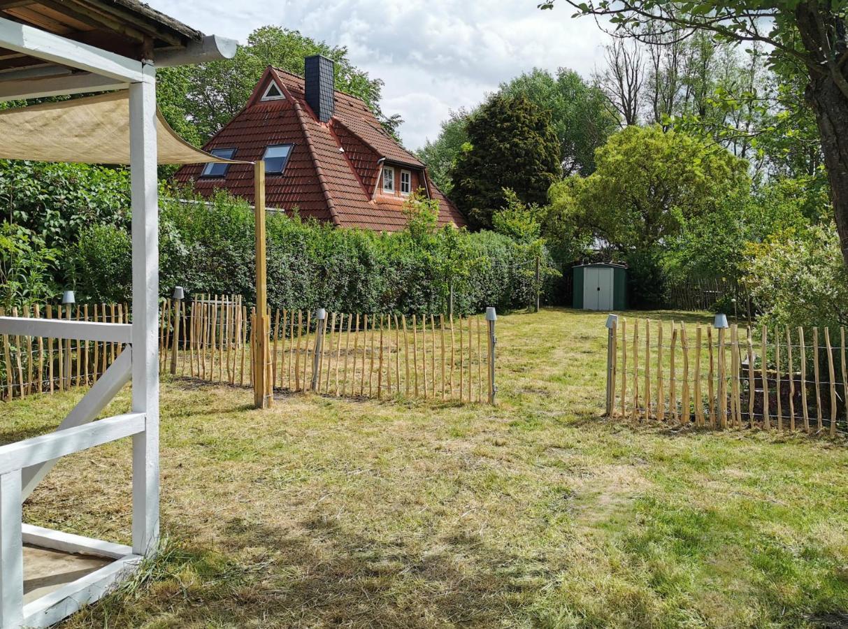 Ferienglueck An Der Nordsee Buche Deine Erdgeschoss-Ferienwohnung Mit Kamin Terrasse Und Eingezaeuntem Garten Fuer Unvergessliche Auszeiten Altfunnixsiel Luaran gambar