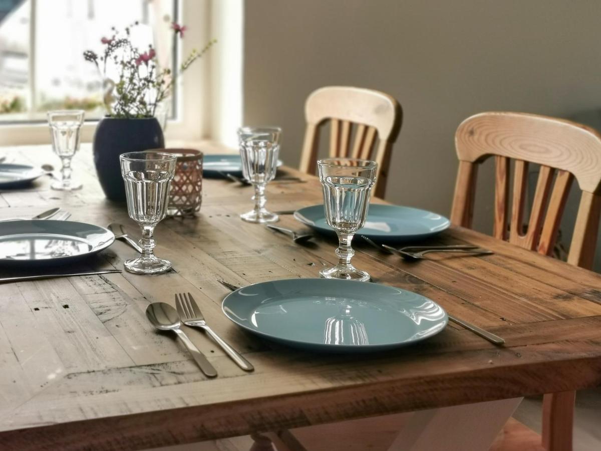 Ferienglueck An Der Nordsee Buche Deine Erdgeschoss-Ferienwohnung Mit Kamin Terrasse Und Eingezaeuntem Garten Fuer Unvergessliche Auszeiten Altfunnixsiel Luaran gambar