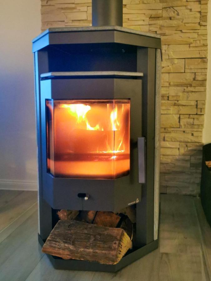 Ferienglueck An Der Nordsee Buche Deine Erdgeschoss-Ferienwohnung Mit Kamin Terrasse Und Eingezaeuntem Garten Fuer Unvergessliche Auszeiten Altfunnixsiel Luaran gambar