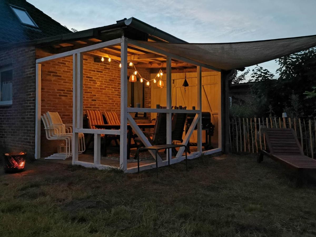 Ferienglueck An Der Nordsee Buche Deine Erdgeschoss-Ferienwohnung Mit Kamin Terrasse Und Eingezaeuntem Garten Fuer Unvergessliche Auszeiten Altfunnixsiel Luaran gambar