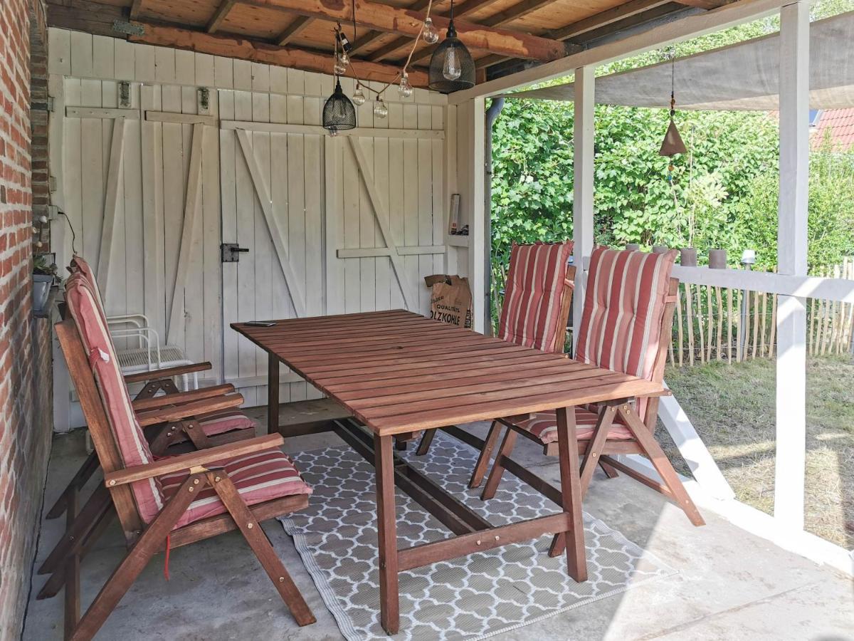 Ferienglueck An Der Nordsee Buche Deine Erdgeschoss-Ferienwohnung Mit Kamin Terrasse Und Eingezaeuntem Garten Fuer Unvergessliche Auszeiten Altfunnixsiel Luaran gambar